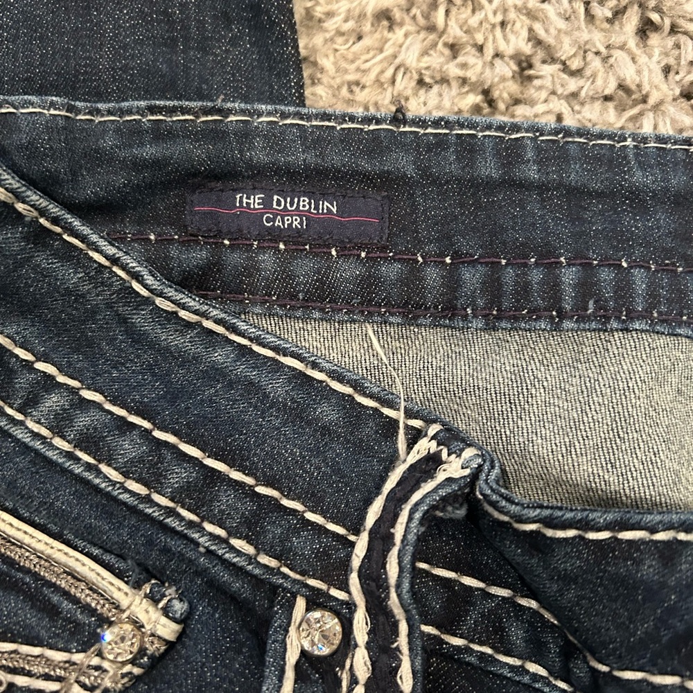 Vigoss Dark Blue Capri Jeans with Stitch Detail - Picture 2 of 4